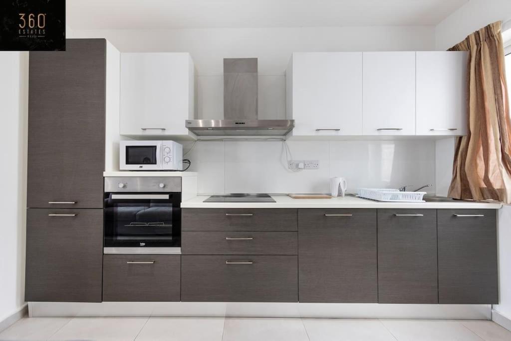 Spacious, Beautiful Central Penthouse With Bbq By 360 Estates Pietà エクステリア 写真