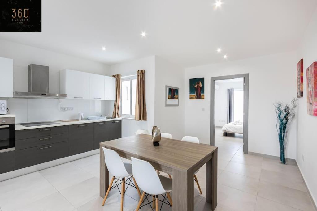 Spacious, Beautiful Central Penthouse With Bbq By 360 Estates Pietà エクステリア 写真